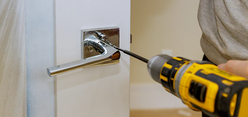 After-hours Locksmith  For Lock Troubleshooting in Bellflower, California